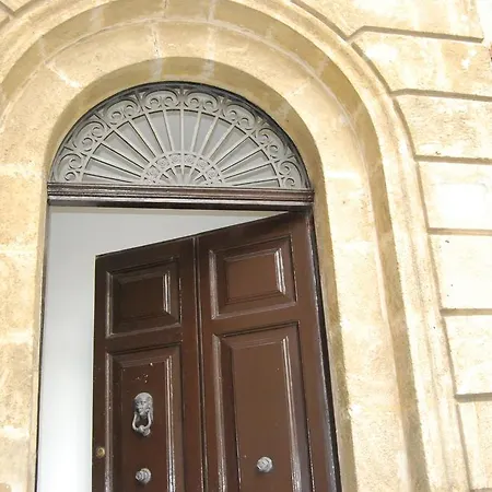 Palazzo Del Centro فندق مبيت وإفطار 3*